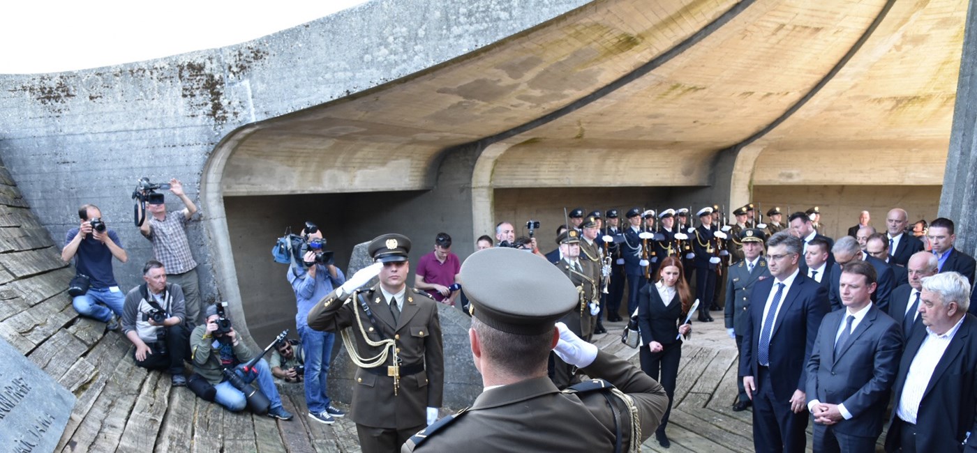 Predsjednik Vlade u Jasenovcu:Izražavamo pijetet prema žrtvama i njihovim obiteljima i snažno osuđujemo zločinački režim